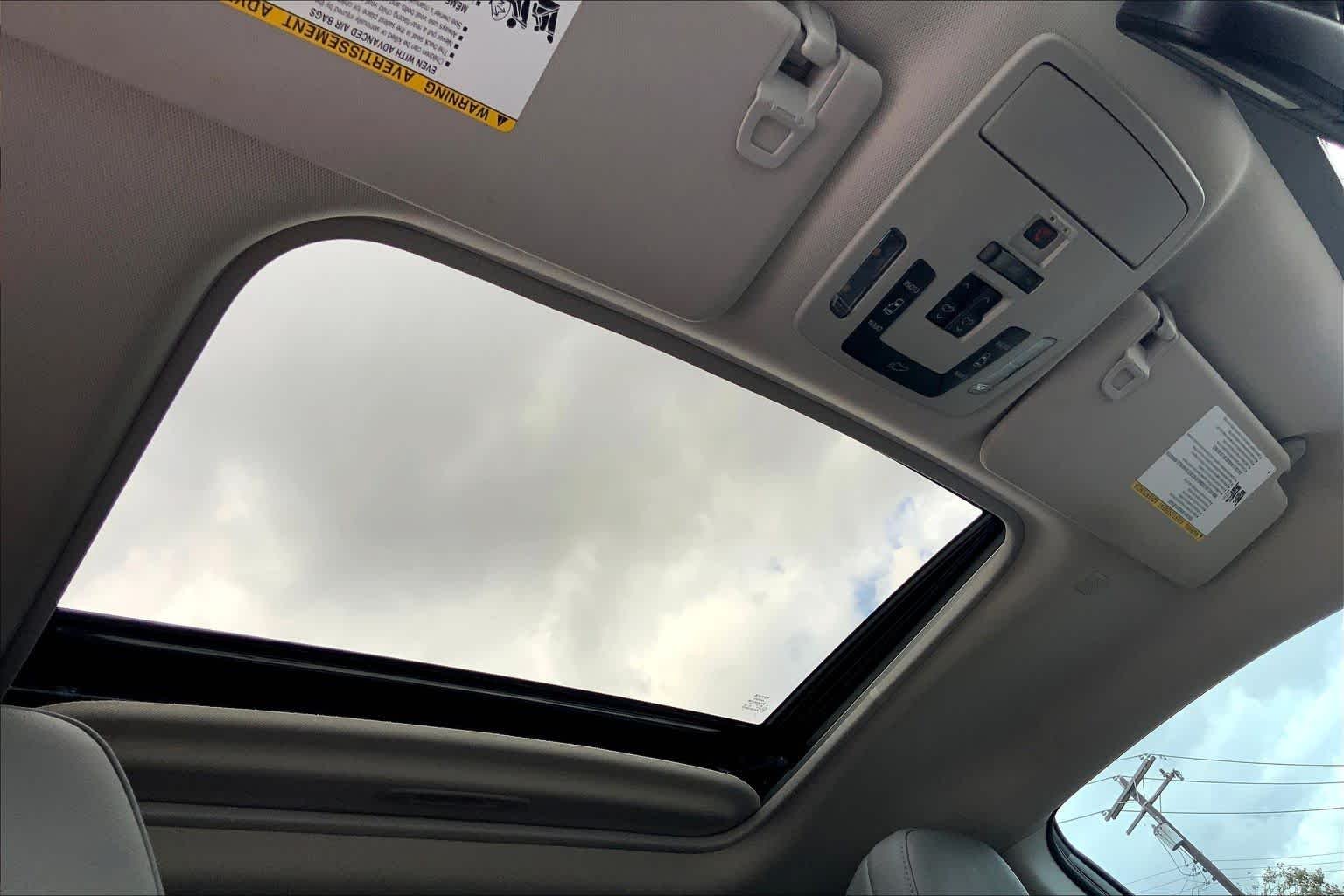 Used 2022 Wind Chill Pearl Toyota XLE image 14