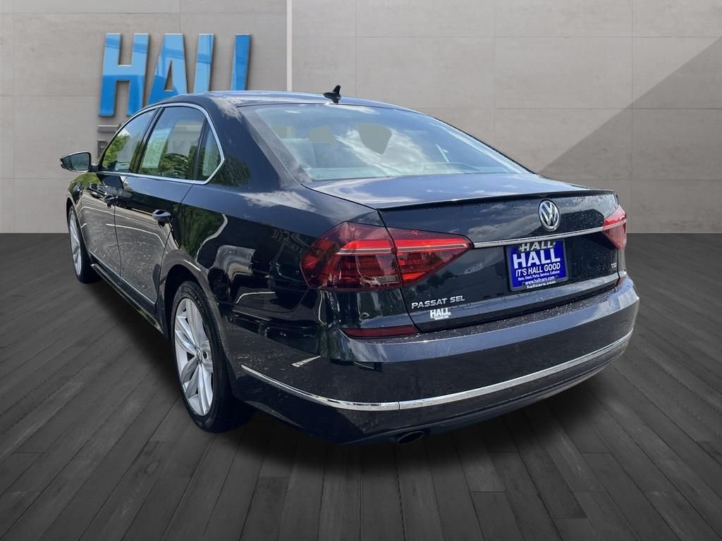 Used 2018 Black Volkswagen 2.0T SEL Premium image 3