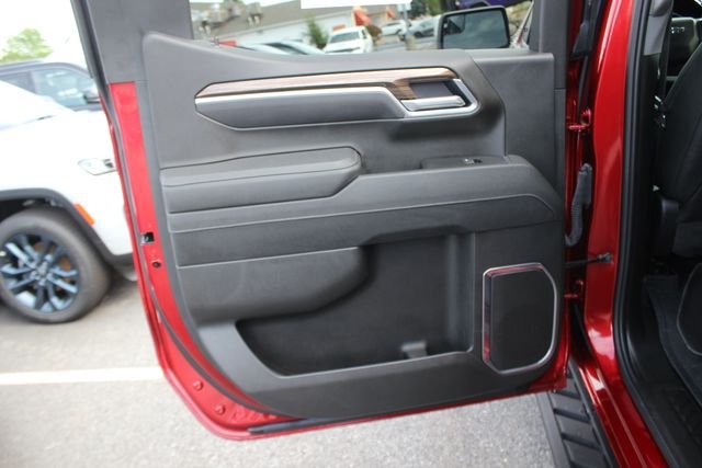 Used 2025 Red Chevrolet RST image 23