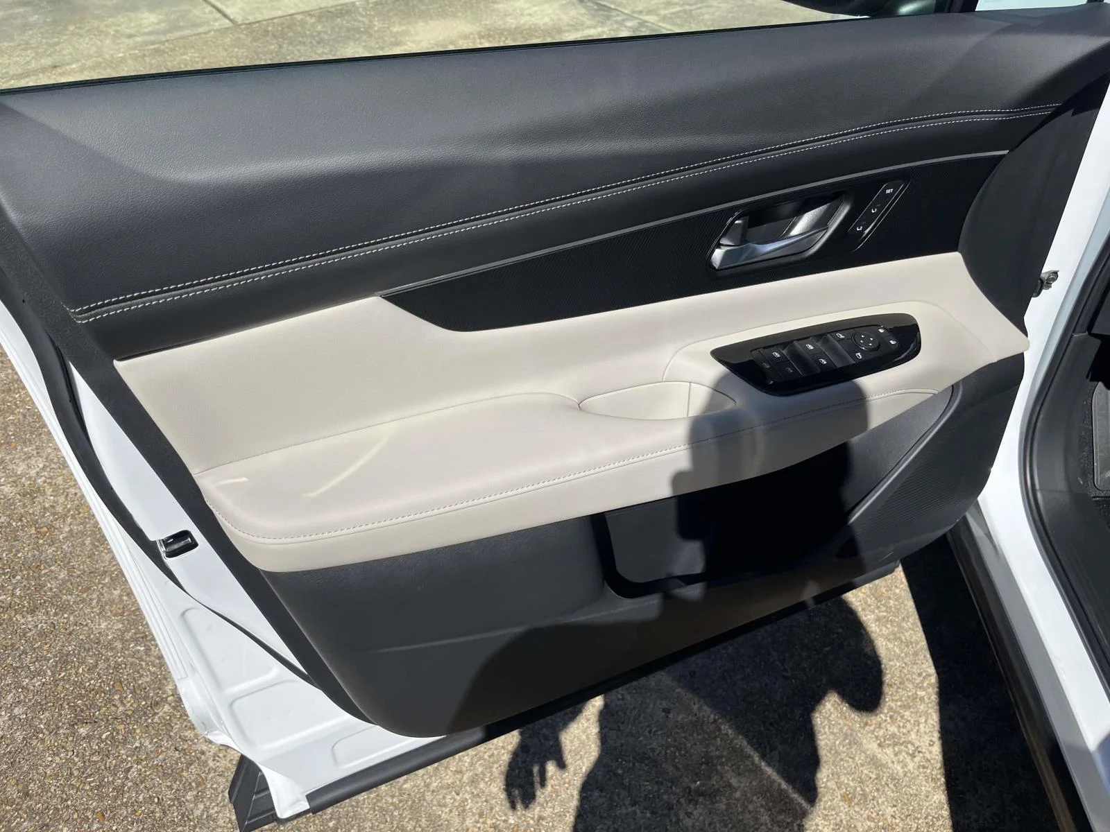 New 2027 EVEREST WHITE Nissan AWD SL image 8