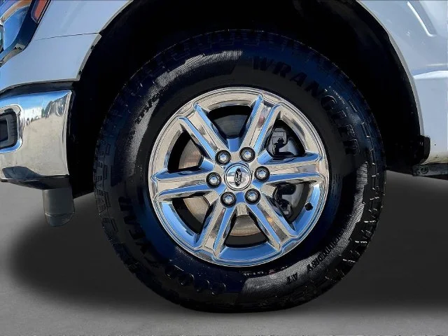 Used 2025 White Ford XLT image 34