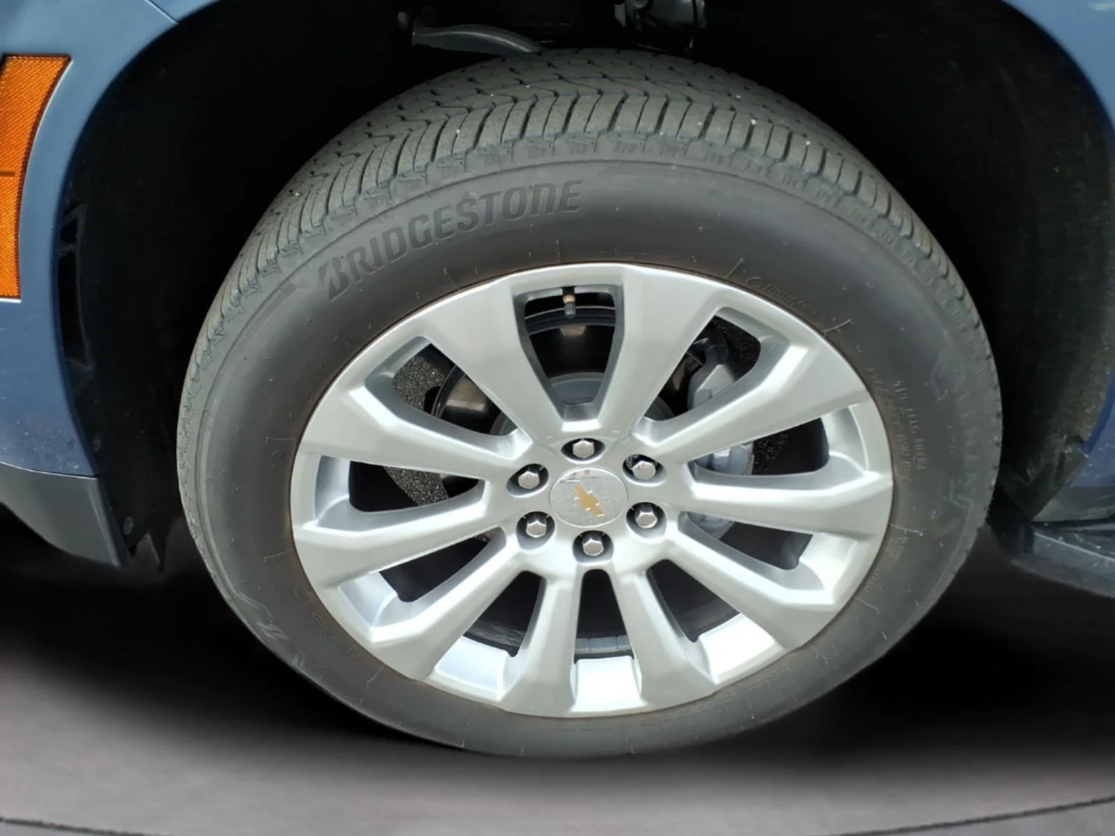 Used 2025 Lakeshore Blue Metallic Chevrolet Premier image 9