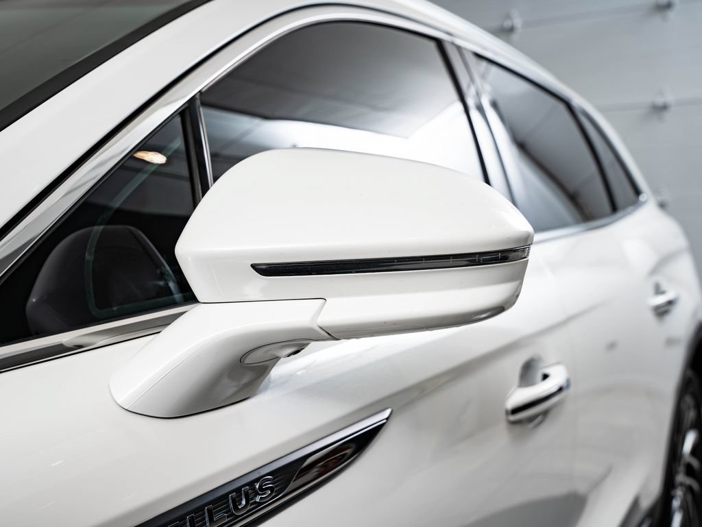 Used 2020 Pristine White Lincoln Reserve image 17