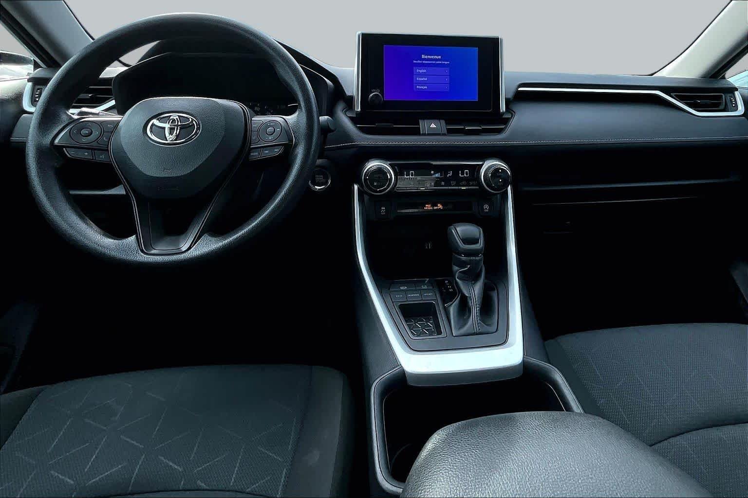 Used 2025 Ice Cap Toyota XLE image 31