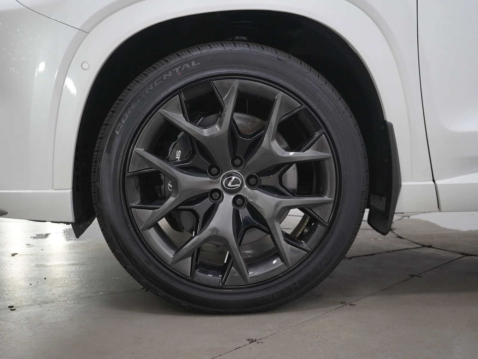 Used 2025 Wind Chill Pearl Lexus 500h F SPORT Premium image 29