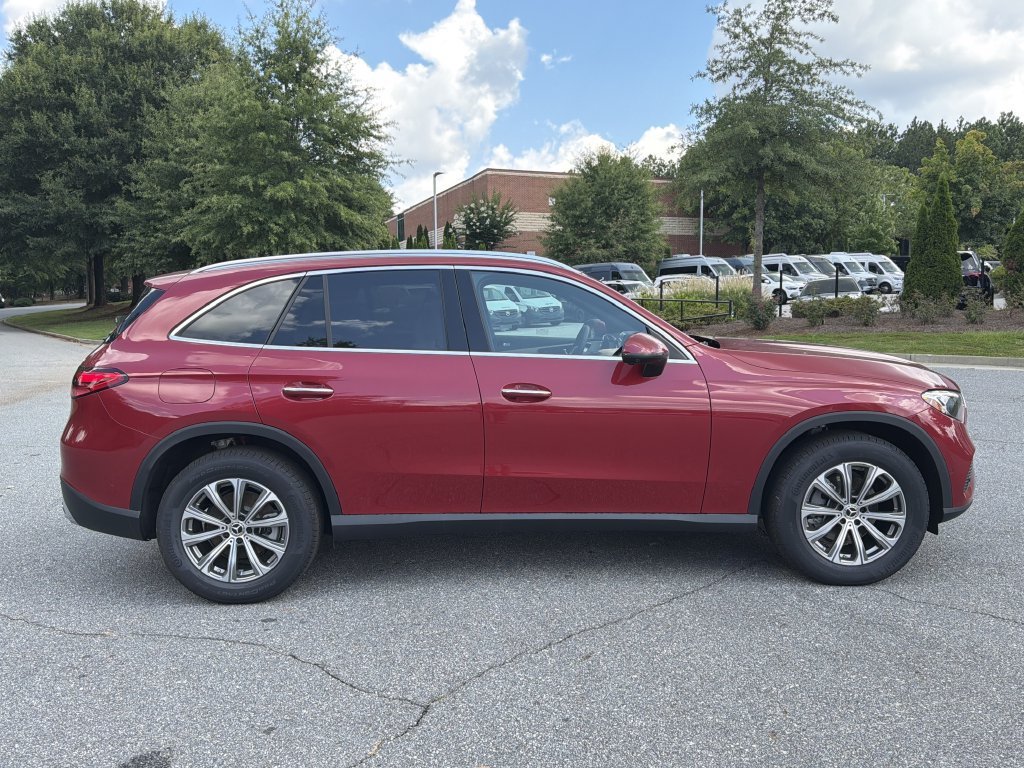 New 2026 MANUFAKTUR Patagonia Red Metallic Mercedes-Benz GLC 300 image 48