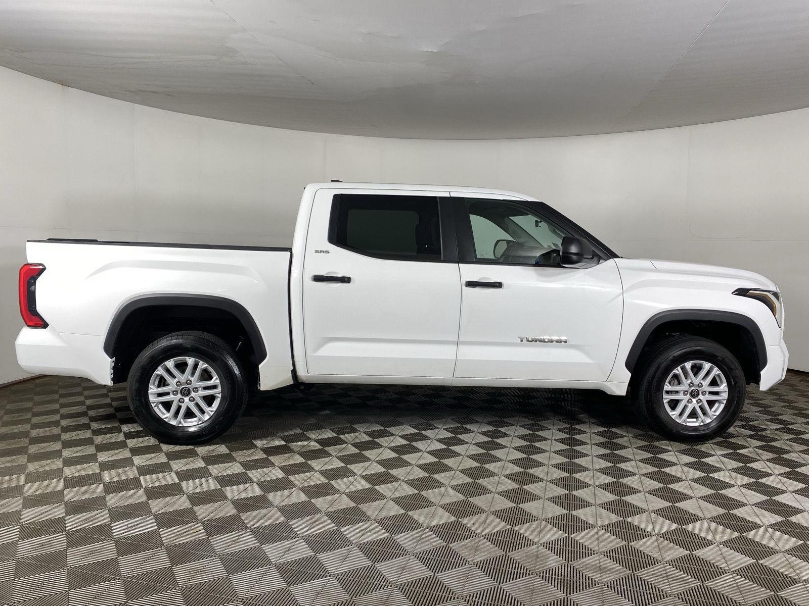 Used 2024 Ice Cap Toyota SR5 image 7