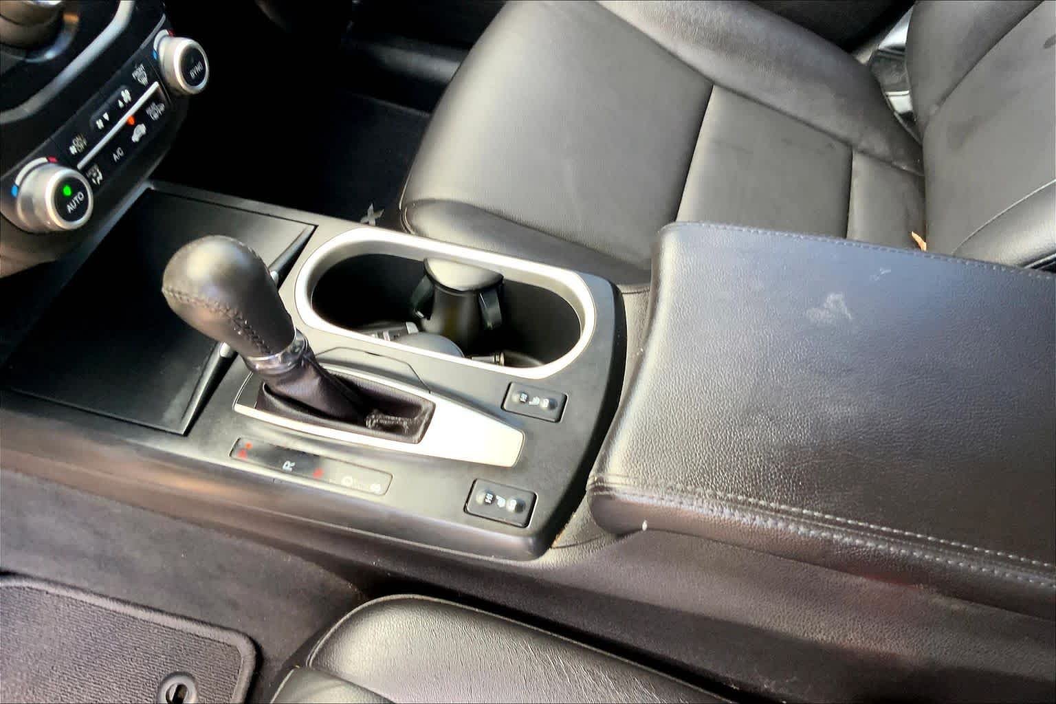 Used 2018 Crystal Black Pearl Acura  image 16