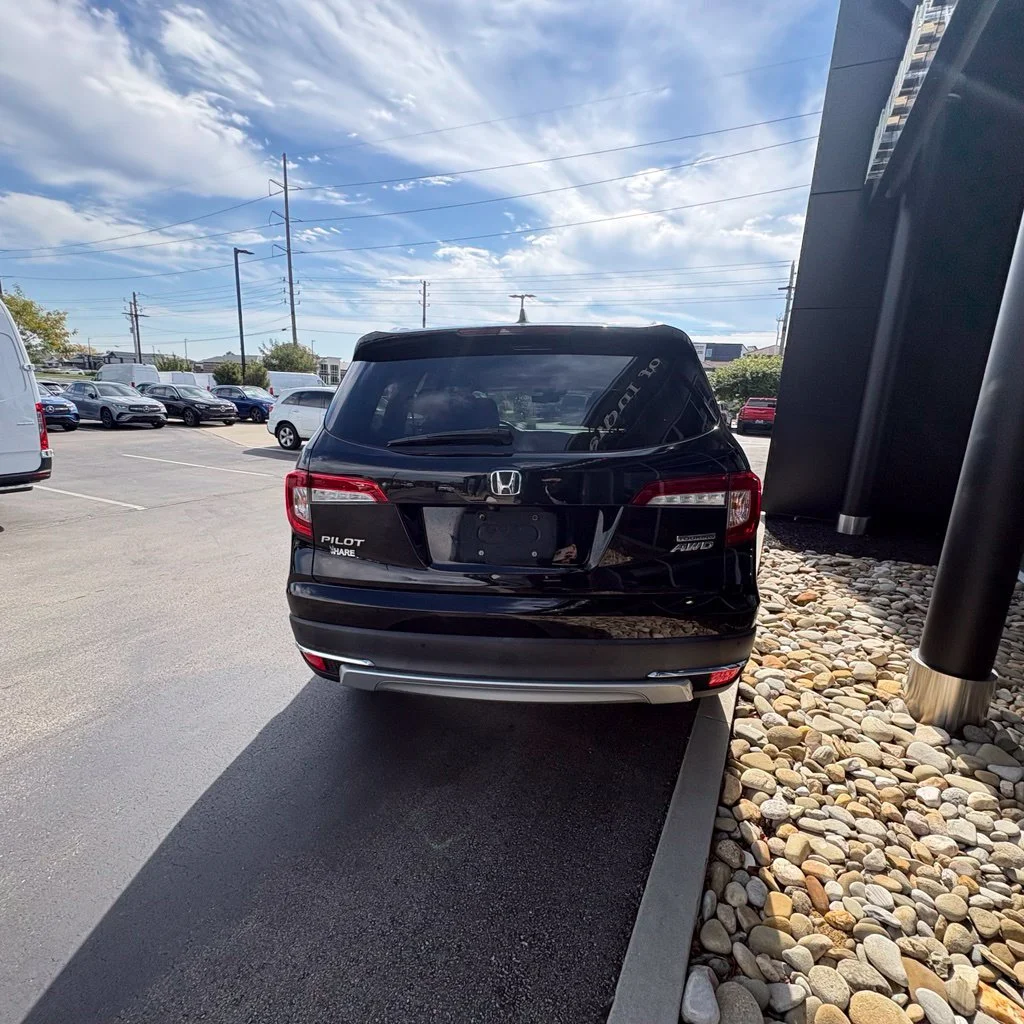 Used 2021 Crystal Black Pearl Honda Touring image 7
