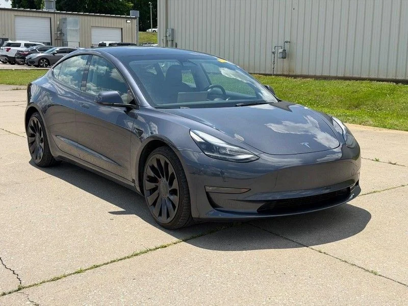 2023 Tesla Model 3 Performance's photo