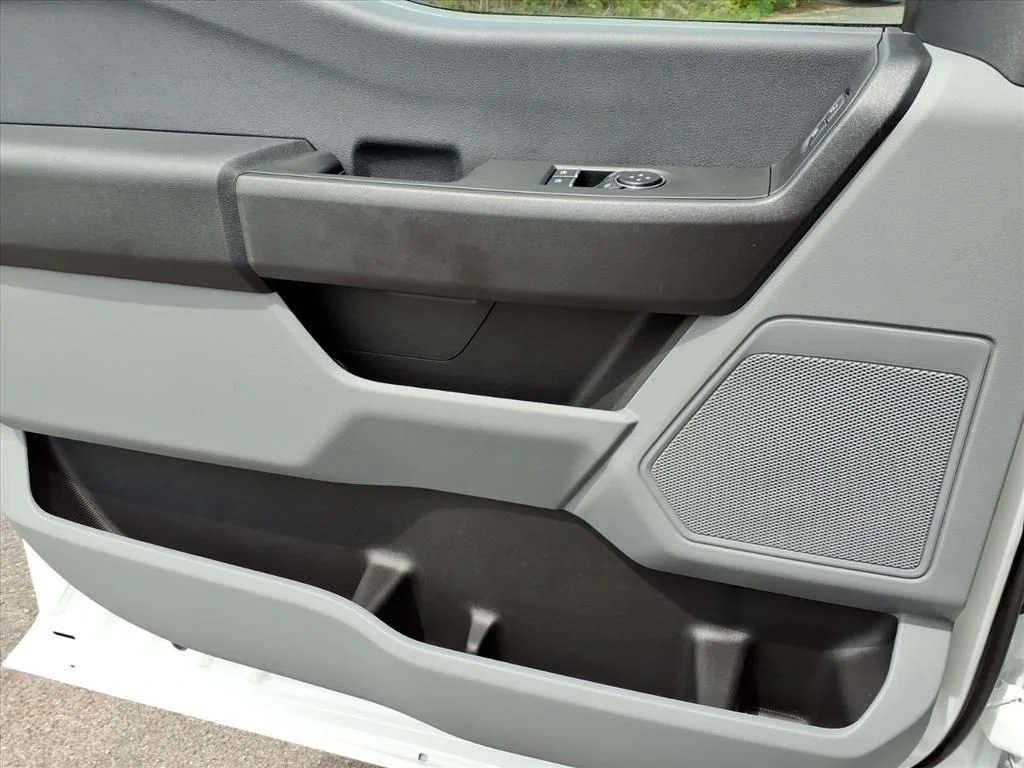 New 2026 Oxford White Ford F-450® XL image 18