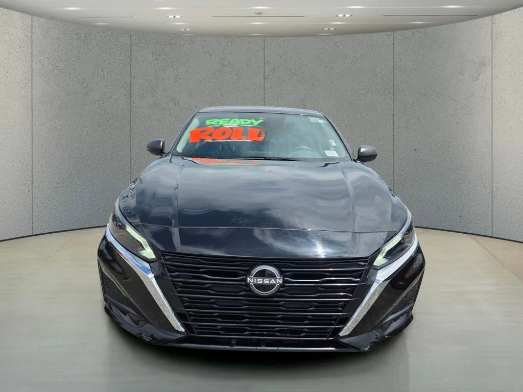 Used 2025 Black Nissan 2.5 SV image 8