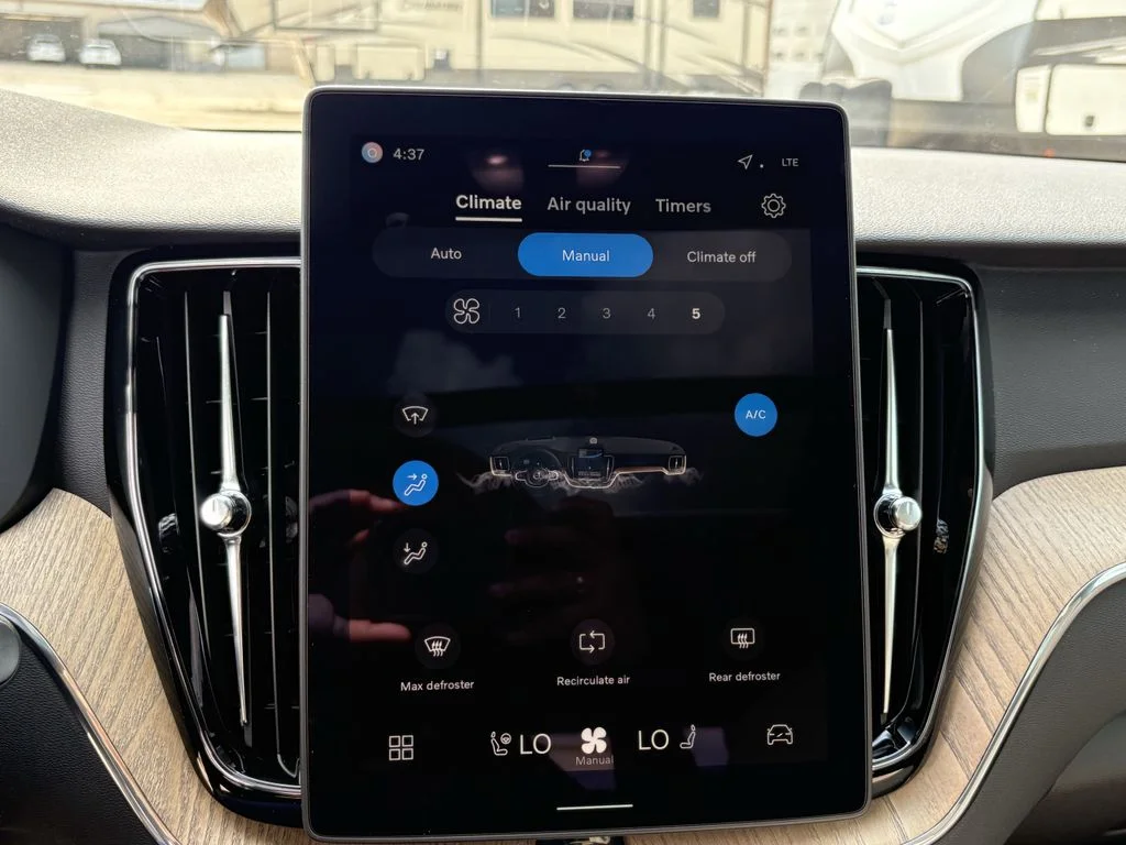 New 2026 Vapour Grey Volvo Plus image 21