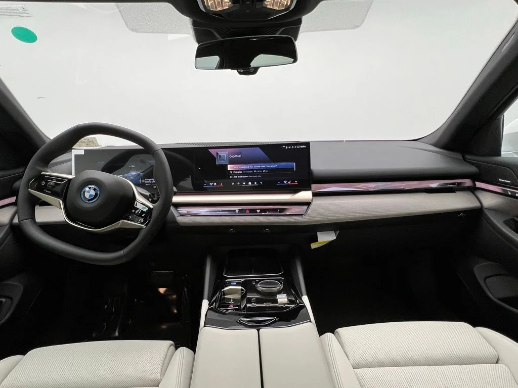 Used 2026 Mineral White Metallic BMW eDrive40 image 10