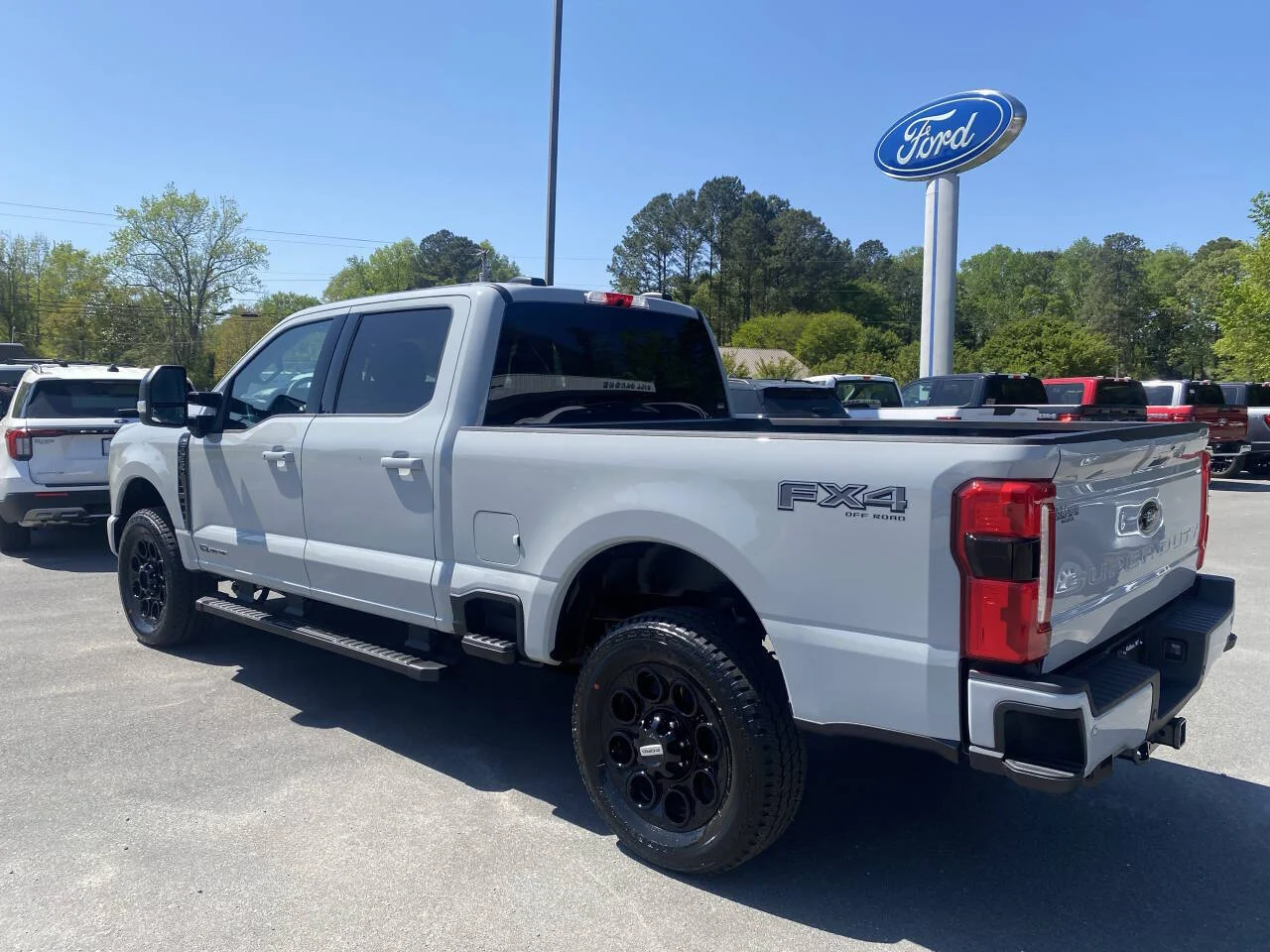 2025 Ford F-250 Super Duty XLT - Photo 2
