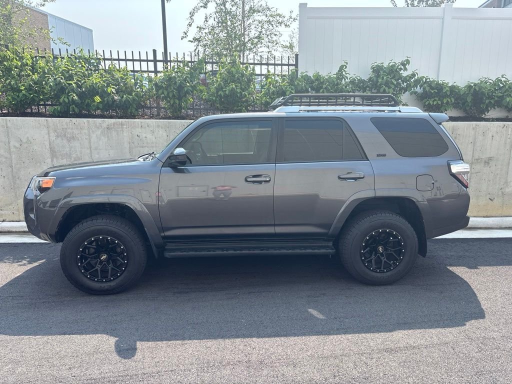 Used 2018 Magnetic Gray Metallic Toyota SR5 image 7