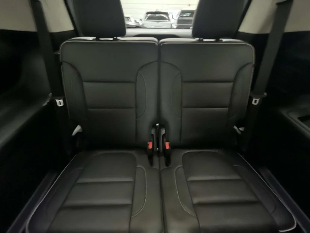 Certified Used 2022 WHITE FROST TRICOAT GMC Denali image 13