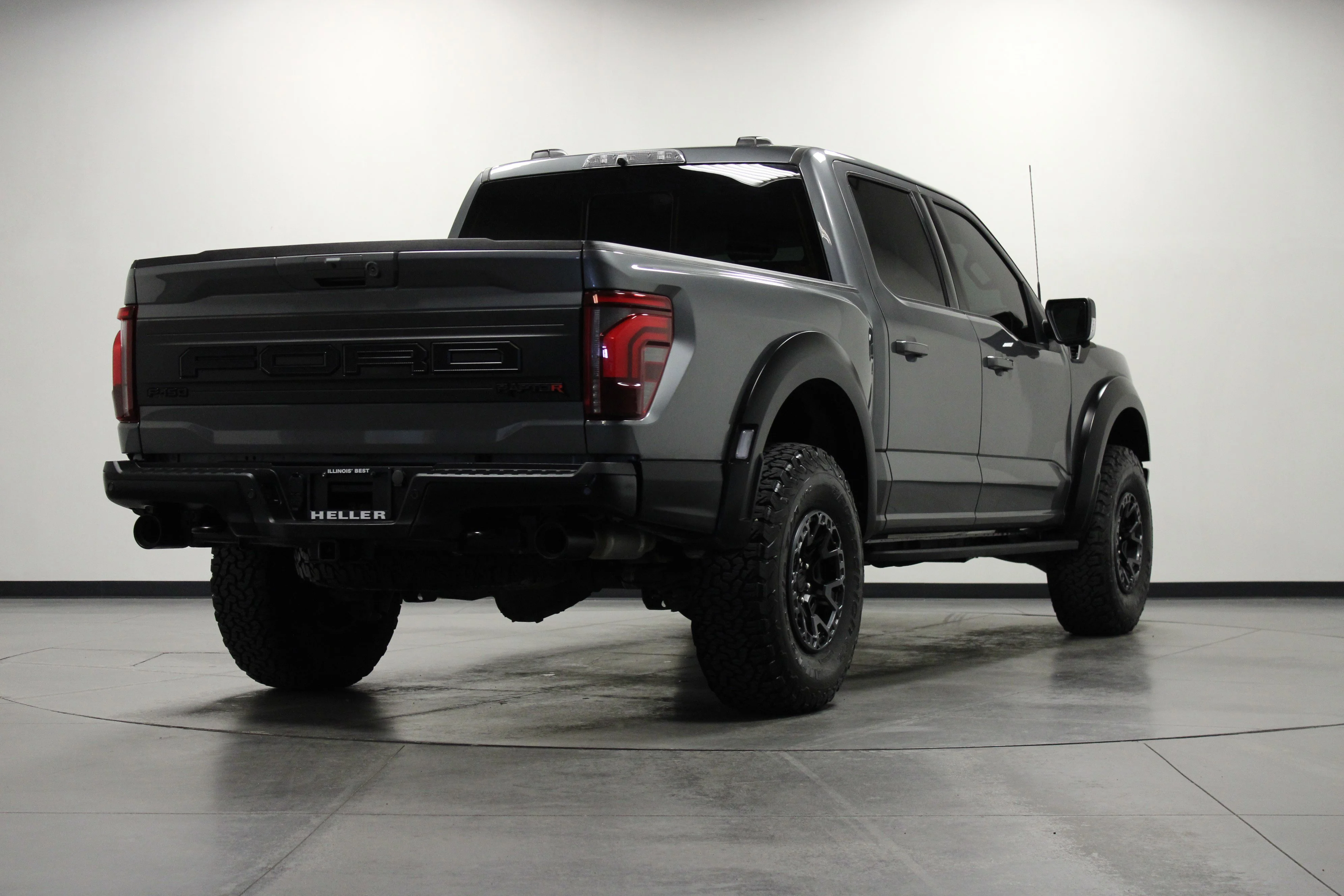 Used 2024 Gray Metallic Ford Raptor image 4