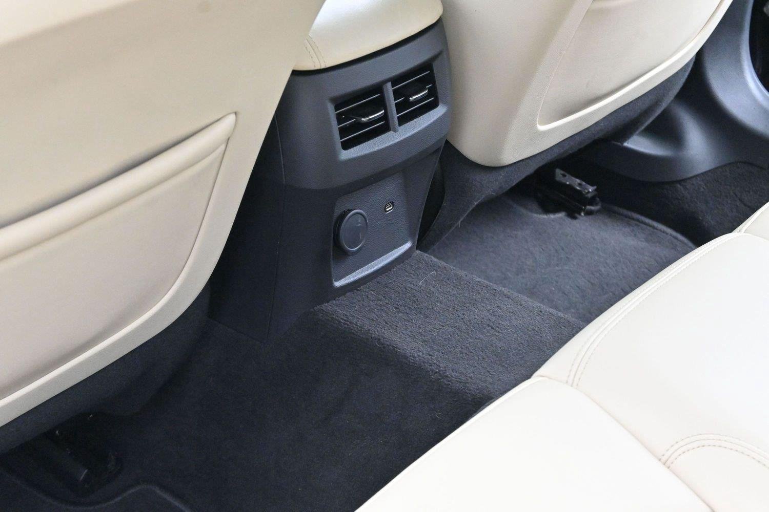 Used 2020 GARNET METALLIC Cadillac Luxury image 32