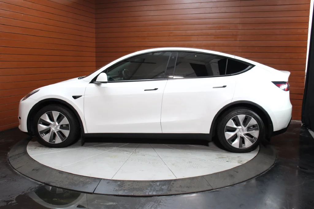 Used 2022 Pearl White Multi-Coat Tesla Long Range image 31