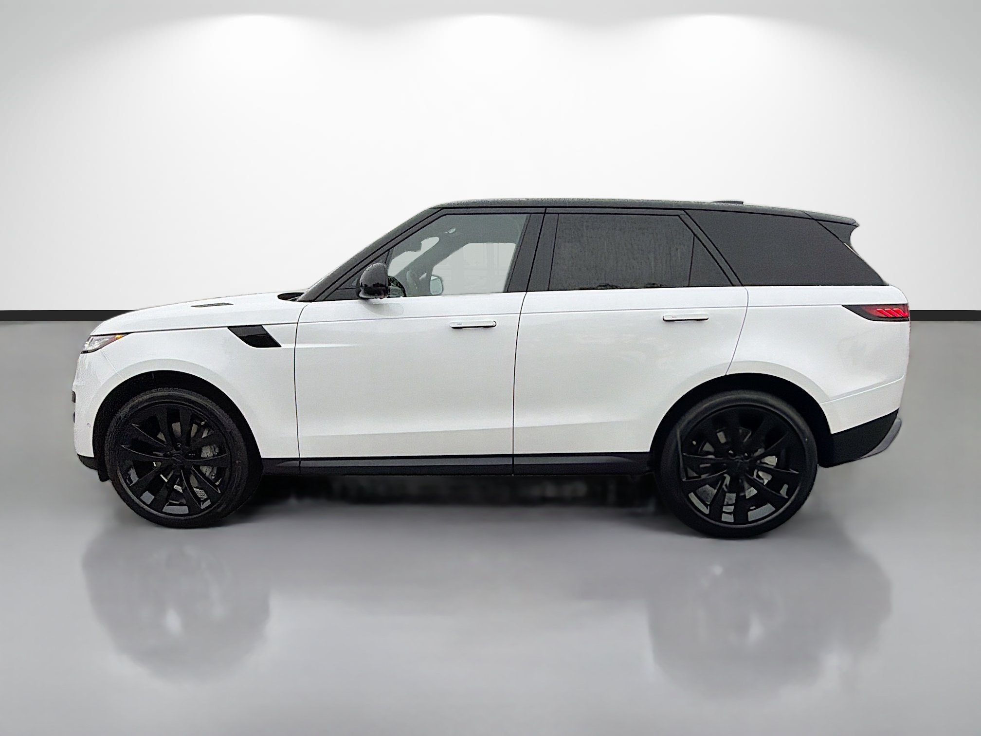 New 2026 Ostuni Pearl White Land Rover SE image 2