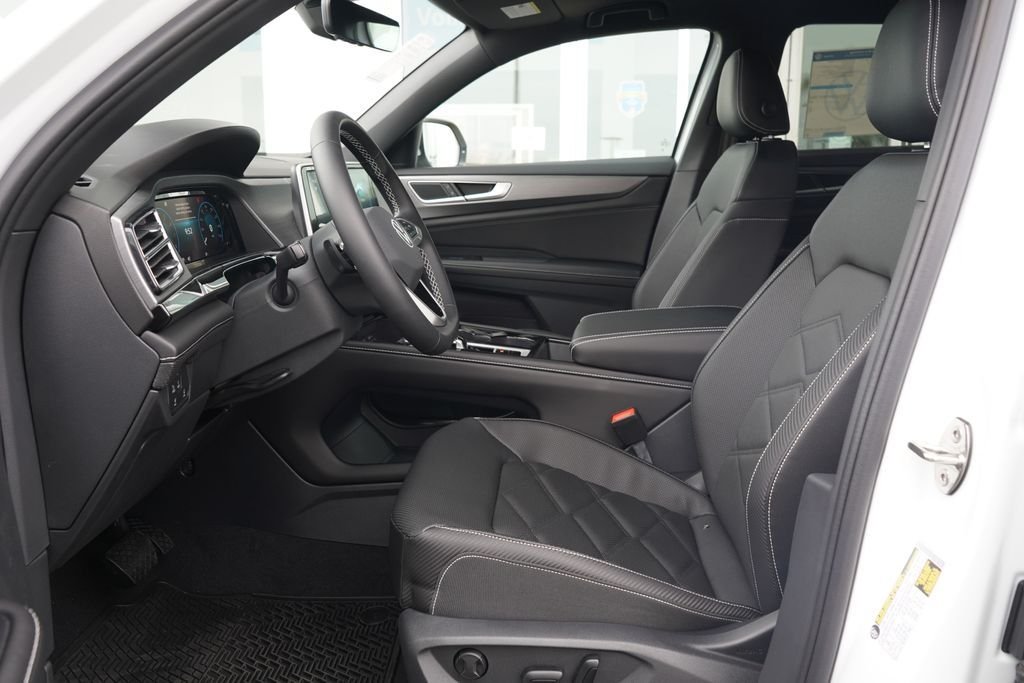 2026 Volkswagen Atlas Cross Sport SE w/Tech - Photo 6