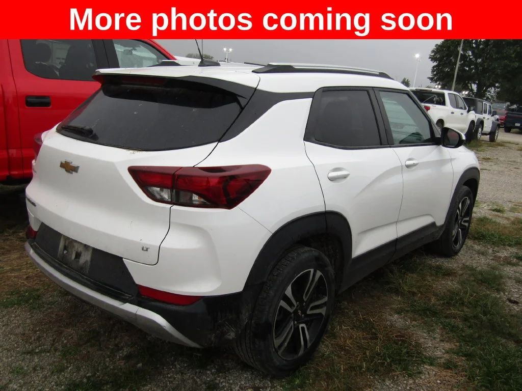 Used 2023 SUMMIT WHITE Chevrolet LT image 5
