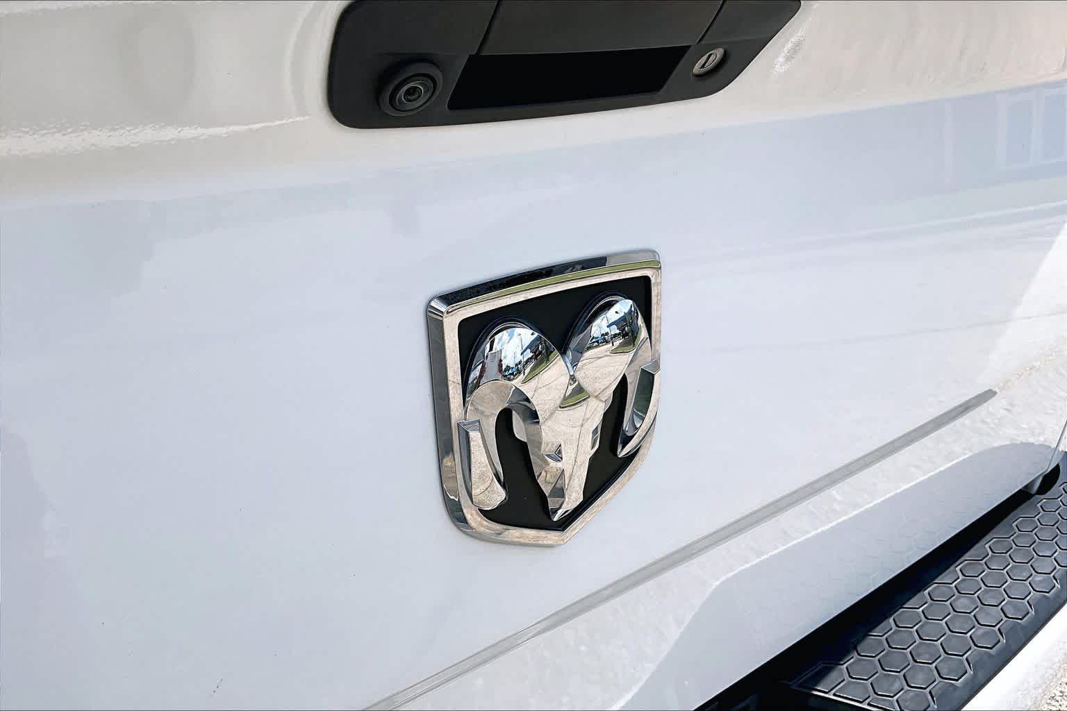 Used 2019 Bright White Clearcoat Ram Express image 10
