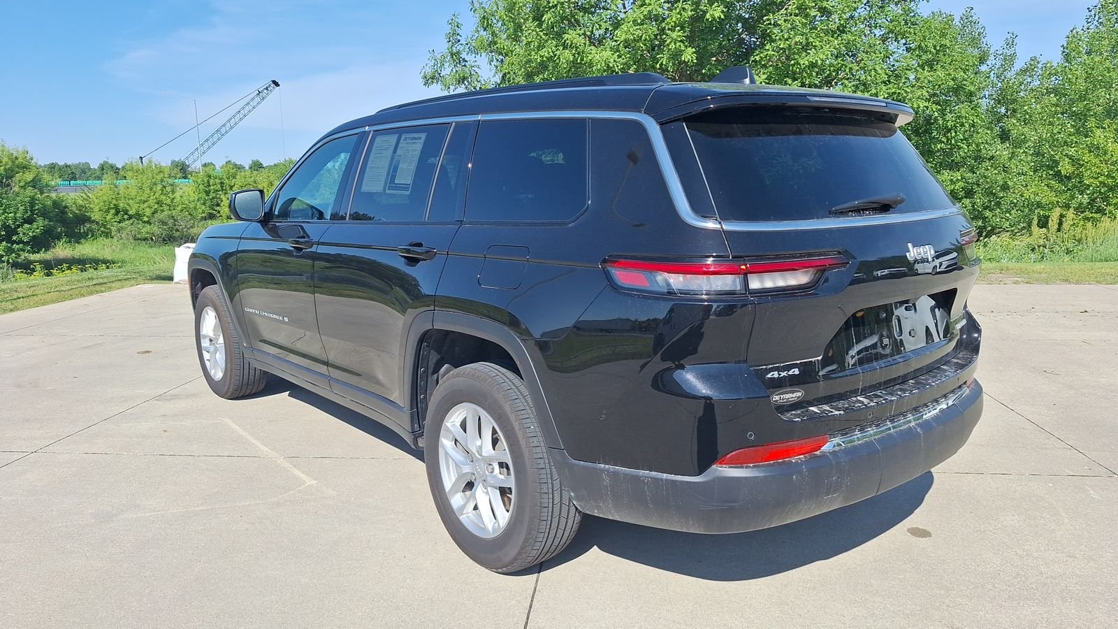 Used 2025 Black Jeep Laredo image 3