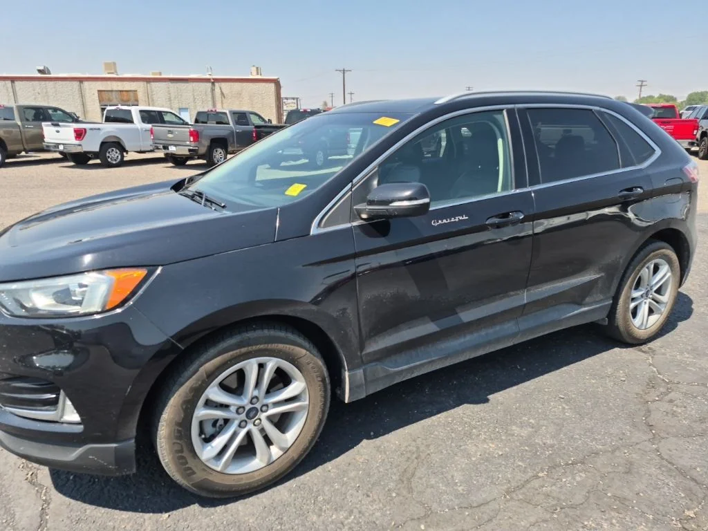 Used 2020 Black Ford SEL image 4