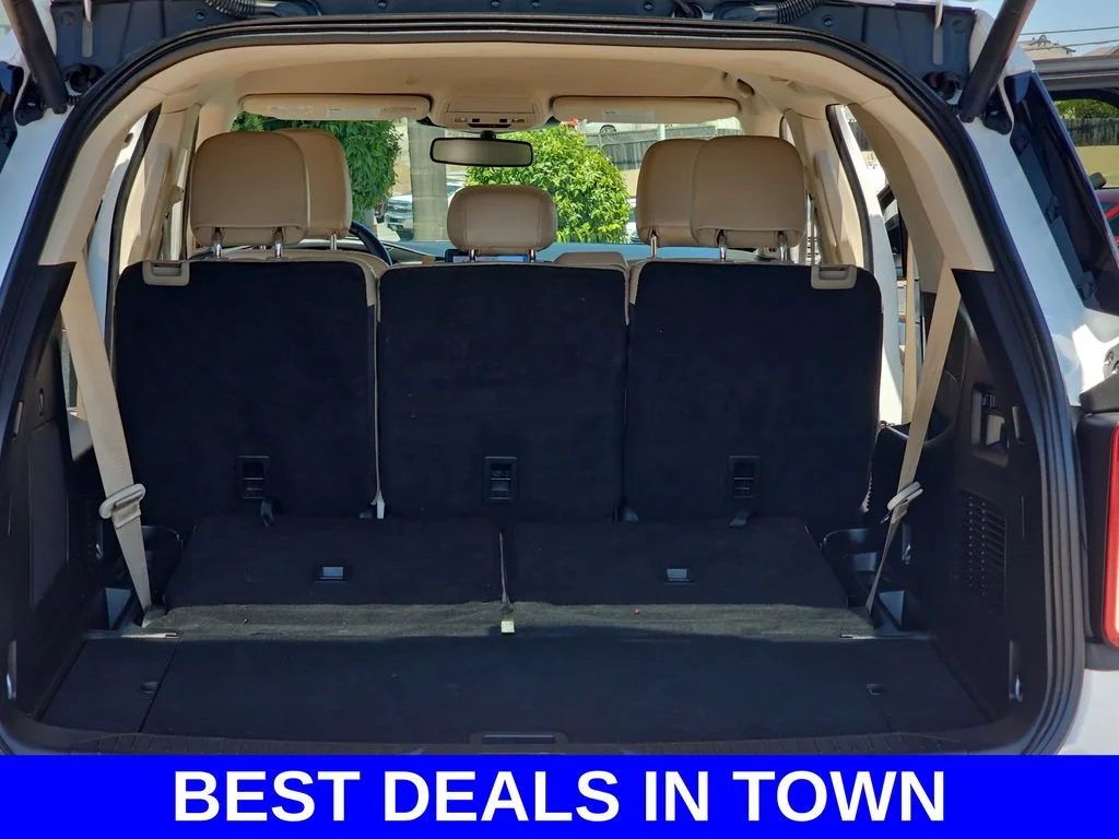 Used 2023 White Ford Limited image 13