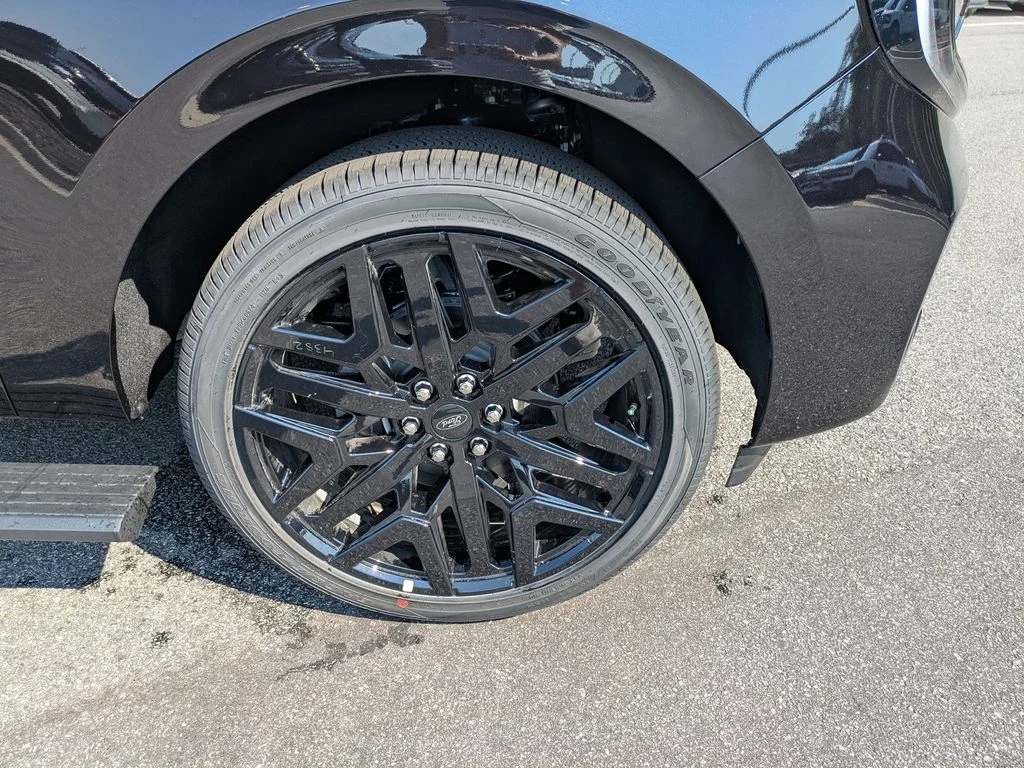 New 2026 Agate Black Metallic Ford Platinum image 11