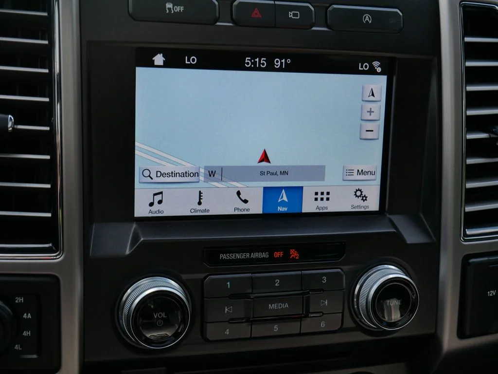 Used 2018 White Ford Platinum image 21