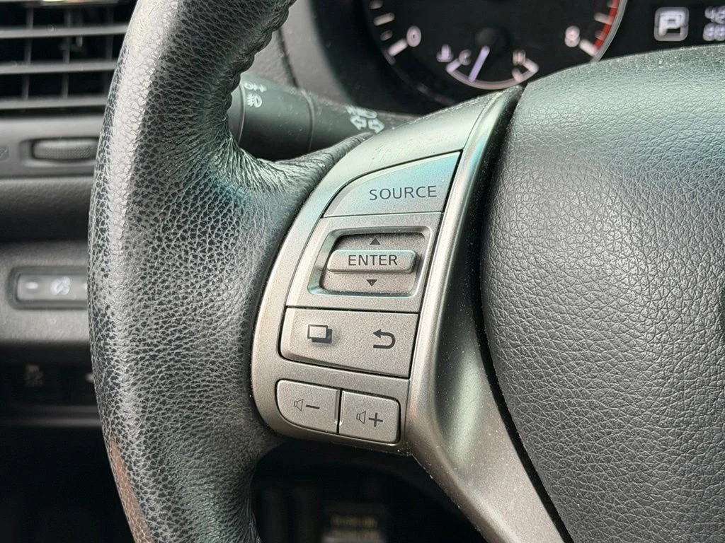 Used 2014 Gray Nissan 2.5 SV image 32