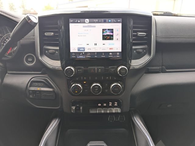 Used 2022 Silver Ram Laramie image 5