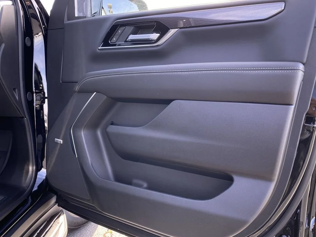 Used 2026 Onyx Black GMC Elevation image 43