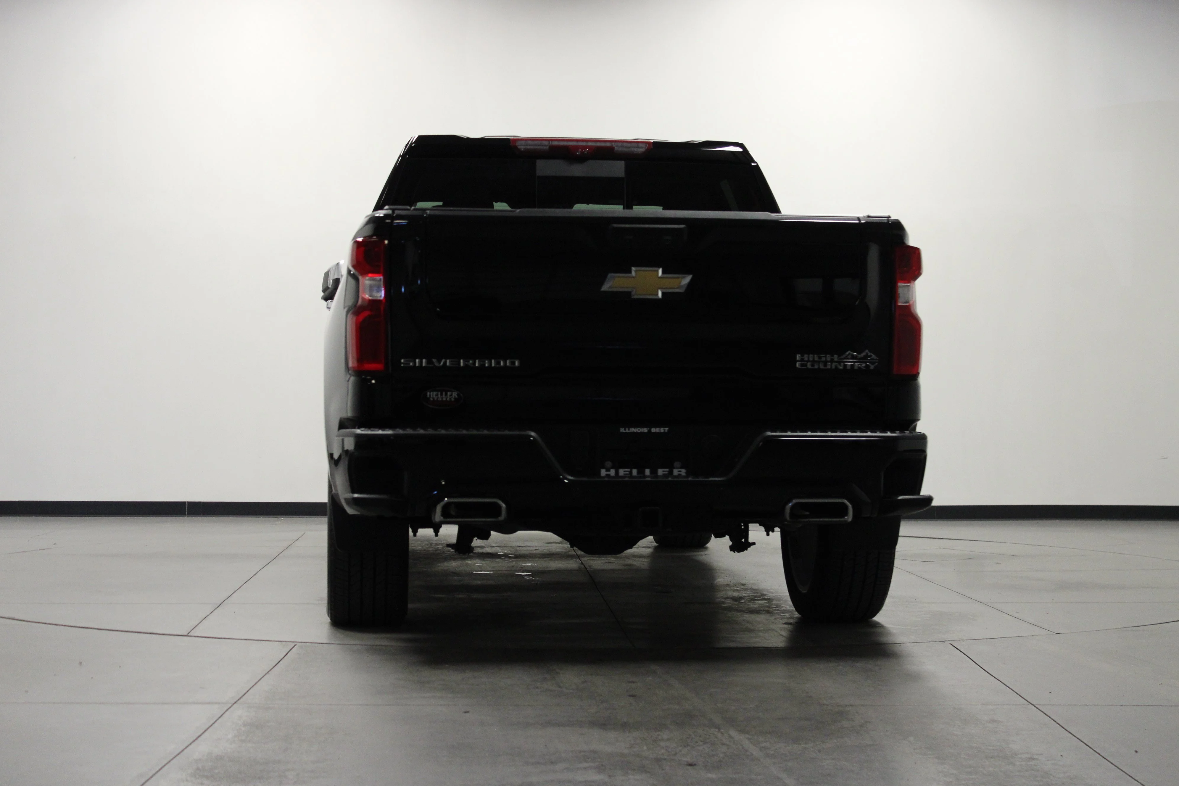 Used 2026 Black Chevrolet High Country image 5
