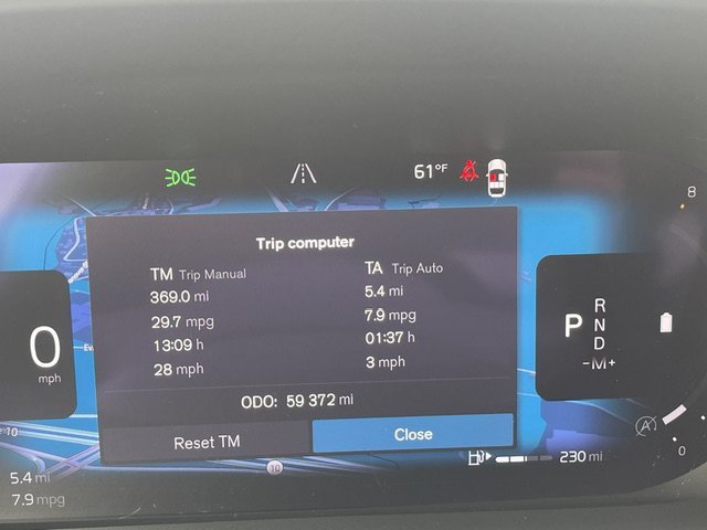 Used 2023 White Volvo Plus image 21