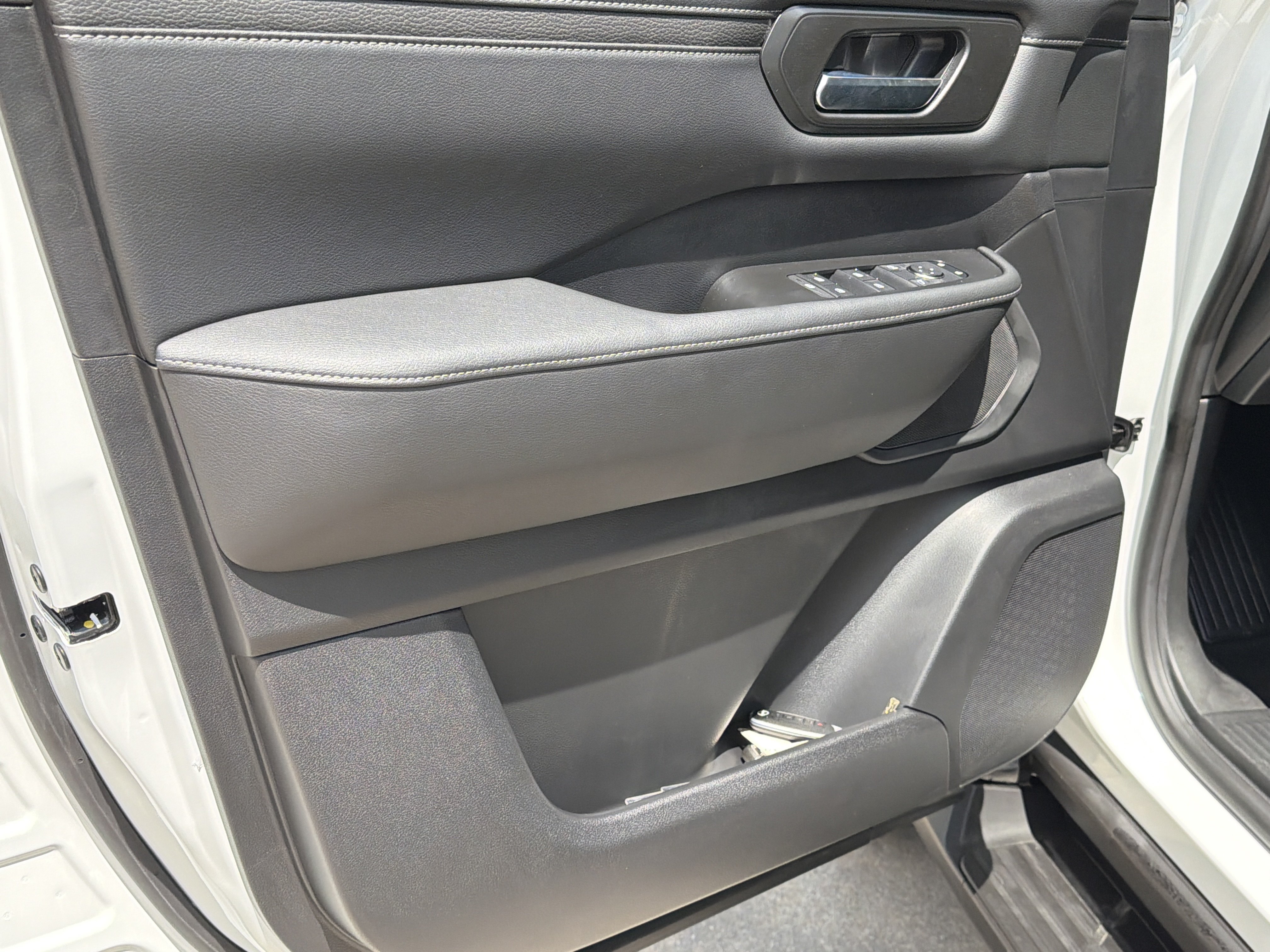 New 2026 Aspen White Tricoat Nissan SV image 11