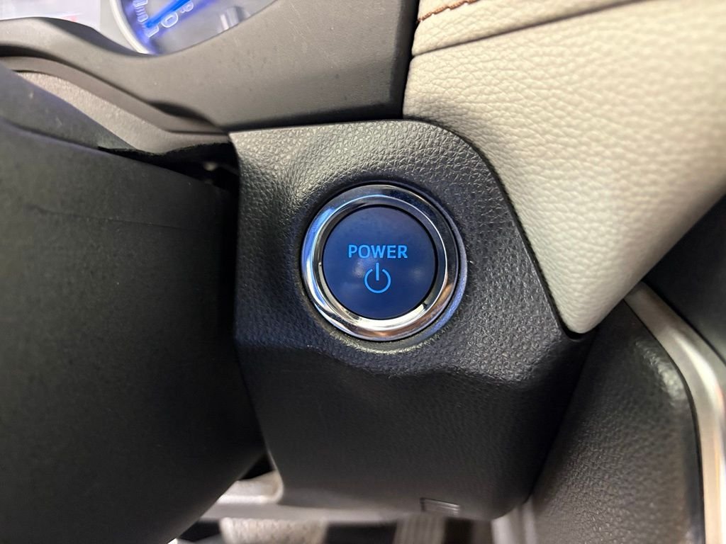Used 2021 White Toyota XLE Premium image 24