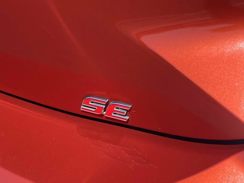 Used 2019  Toyota SE image 10