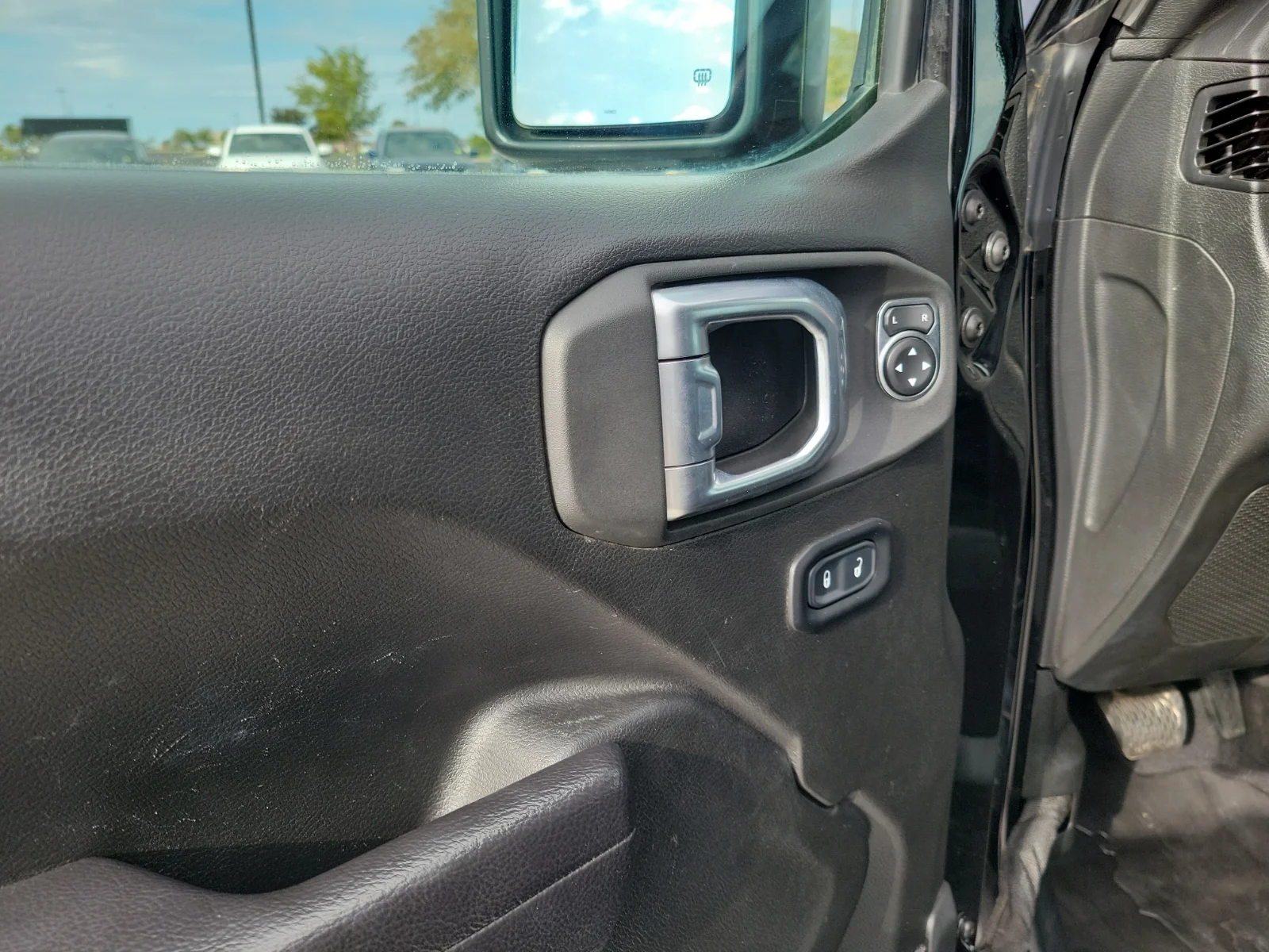 Used 2022 Gray Jeep Rubicon 4x4 image 11