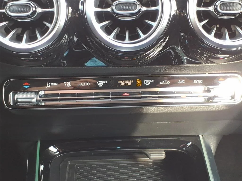 New 2026 Mountain Grey Metallic Mercedes-Benz GLA 250 image 17