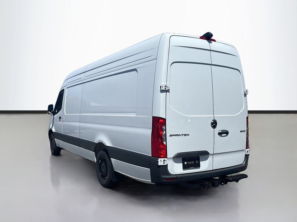 New 2026  Mercedes-Benz Cargo 170 WB image 5