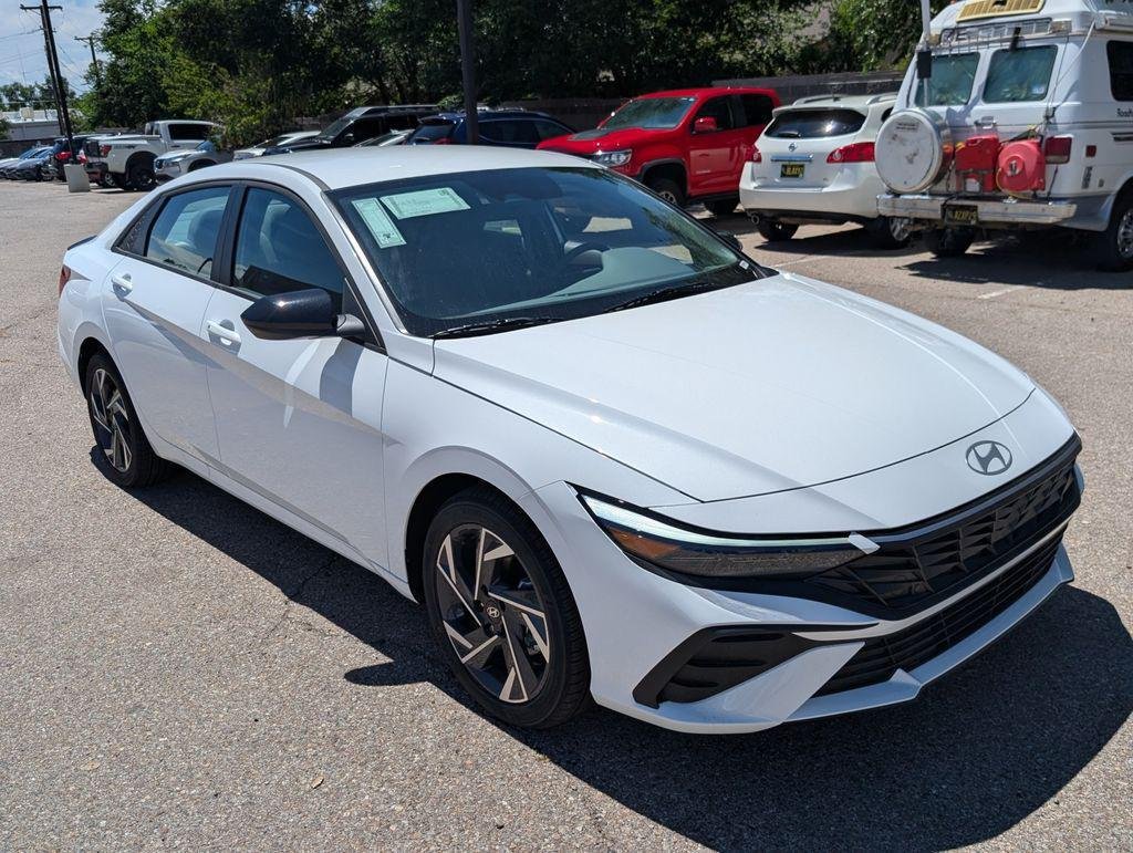 2025 Hyundai Elantra SEL - Photo 8