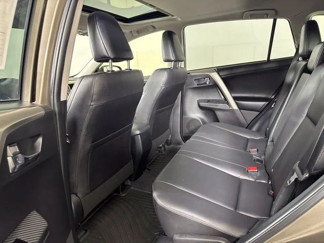Used 2015 Pyrite Mica Toyota Limited image 12