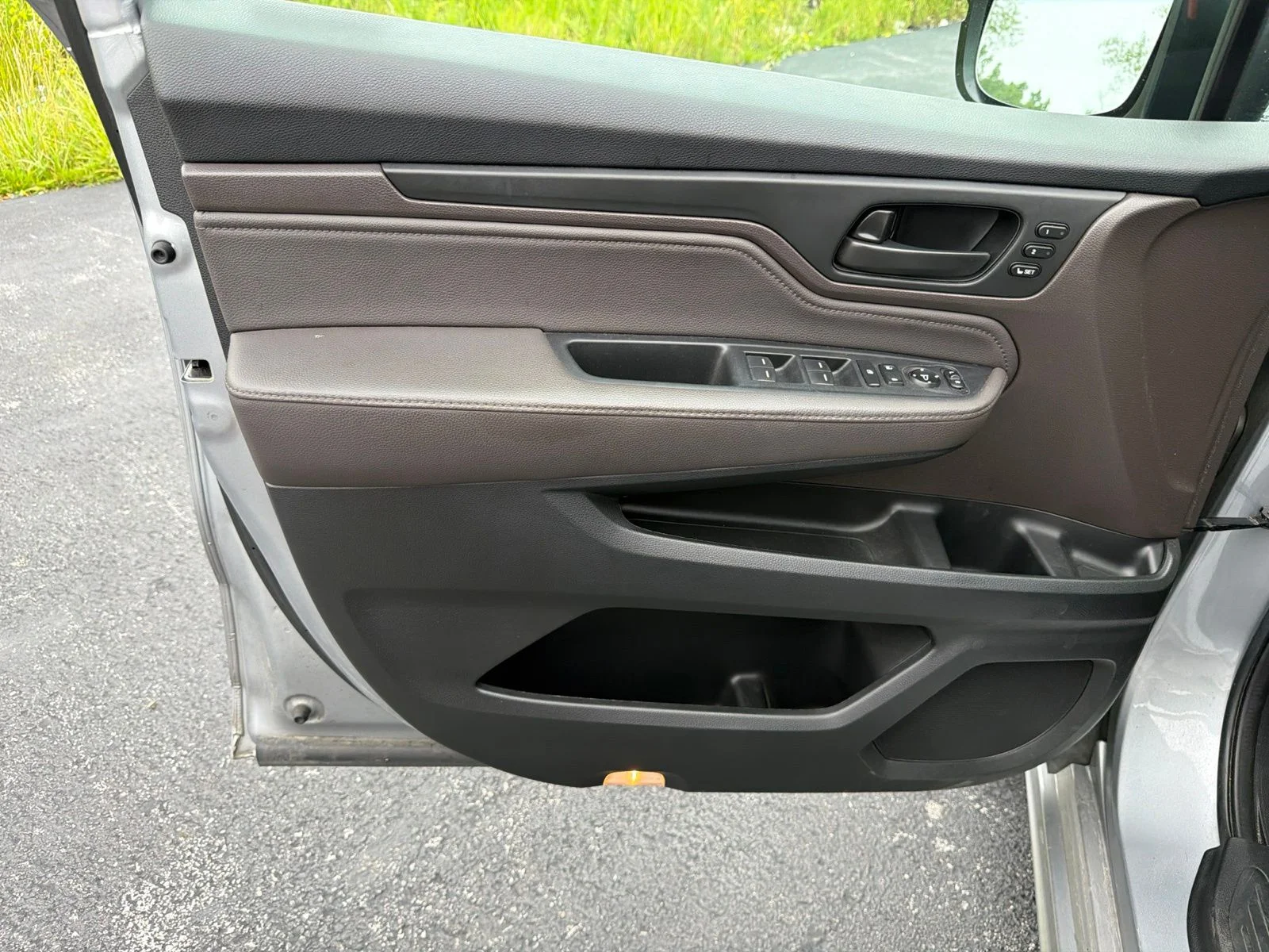 Used 2019 Silver Honda Touring image 11