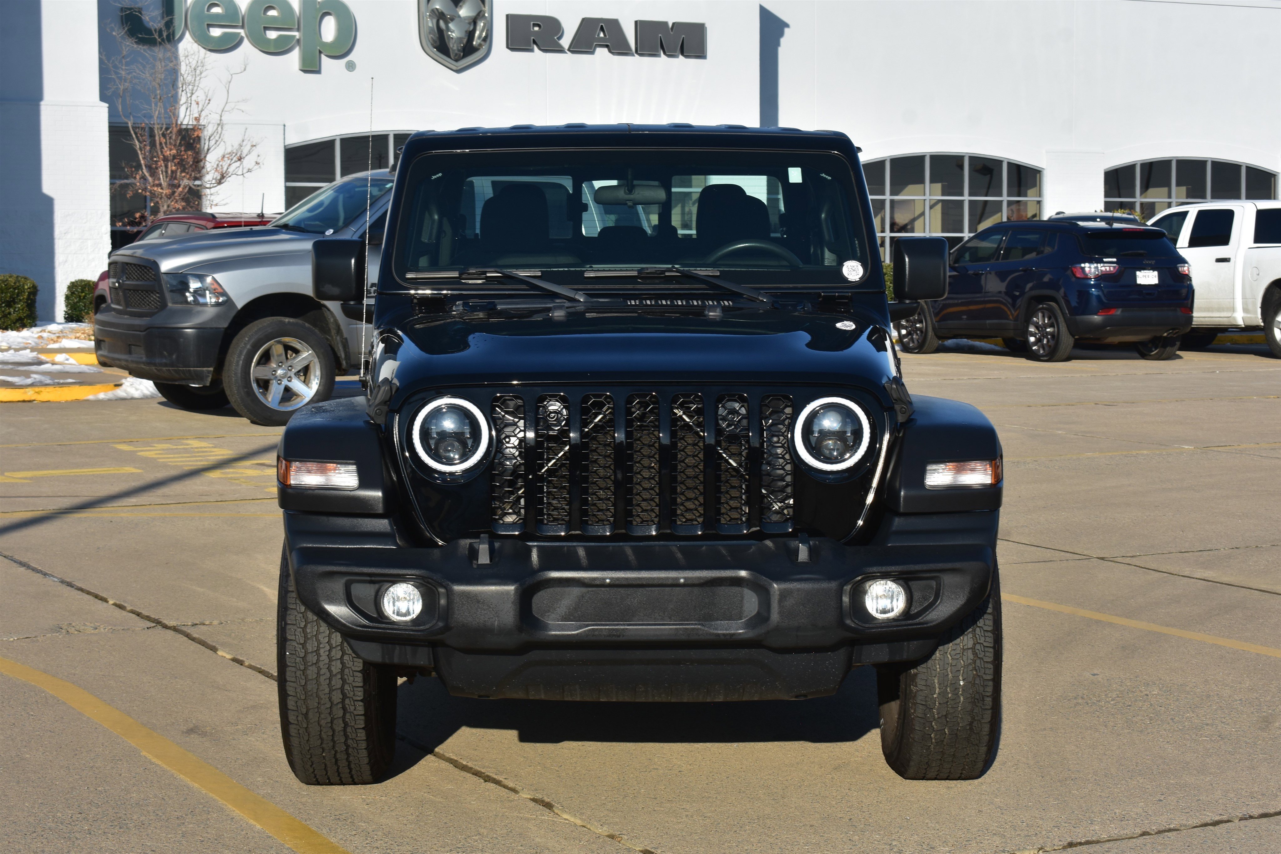 Used 2020 Jeep Gladiator Sport with VIN 1C6HJTAG7LL205290 for sale in Little Rock