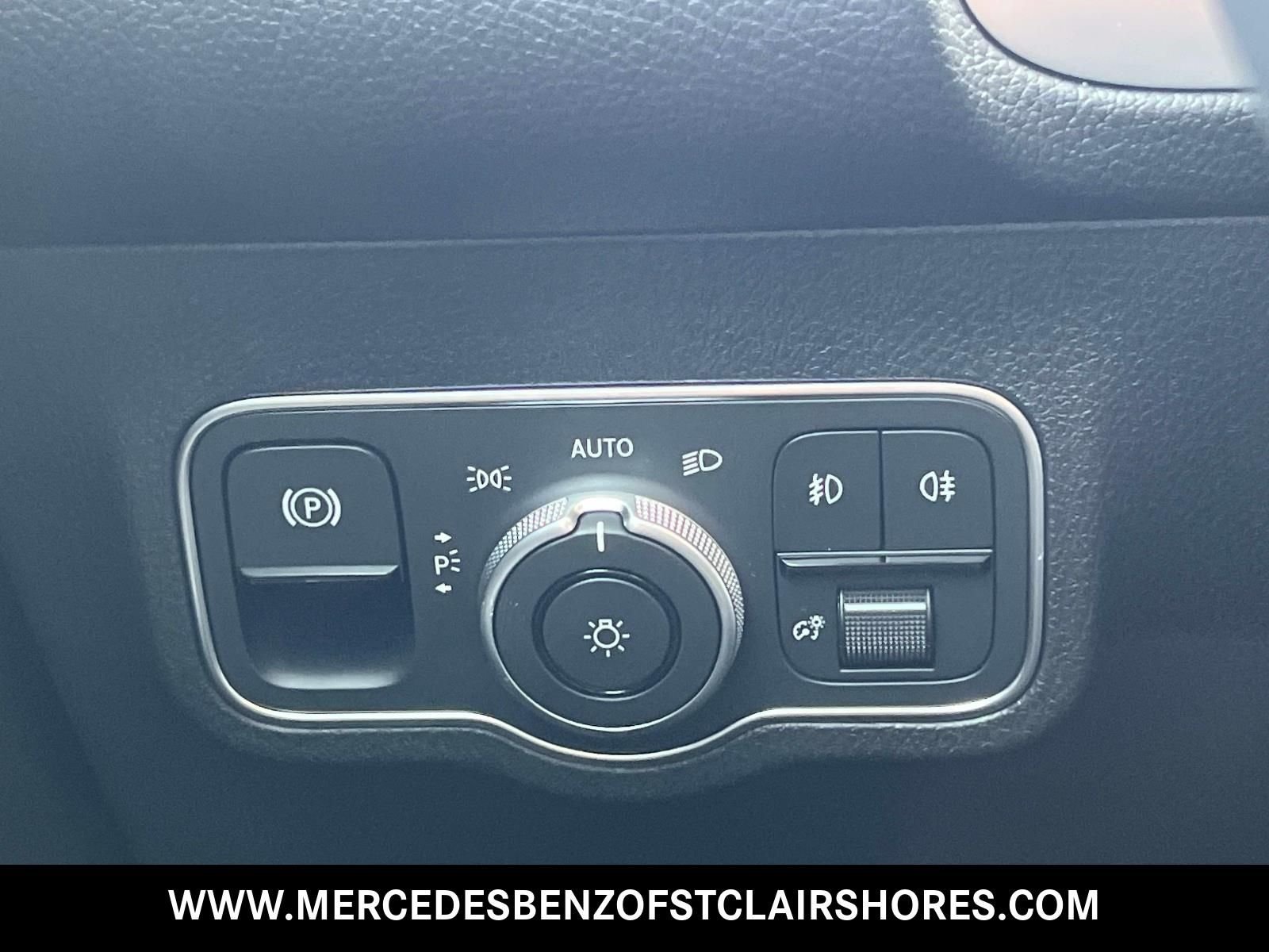 New 2026 Starling Blue Metallic Mercedes-Benz GLB 250 image 26