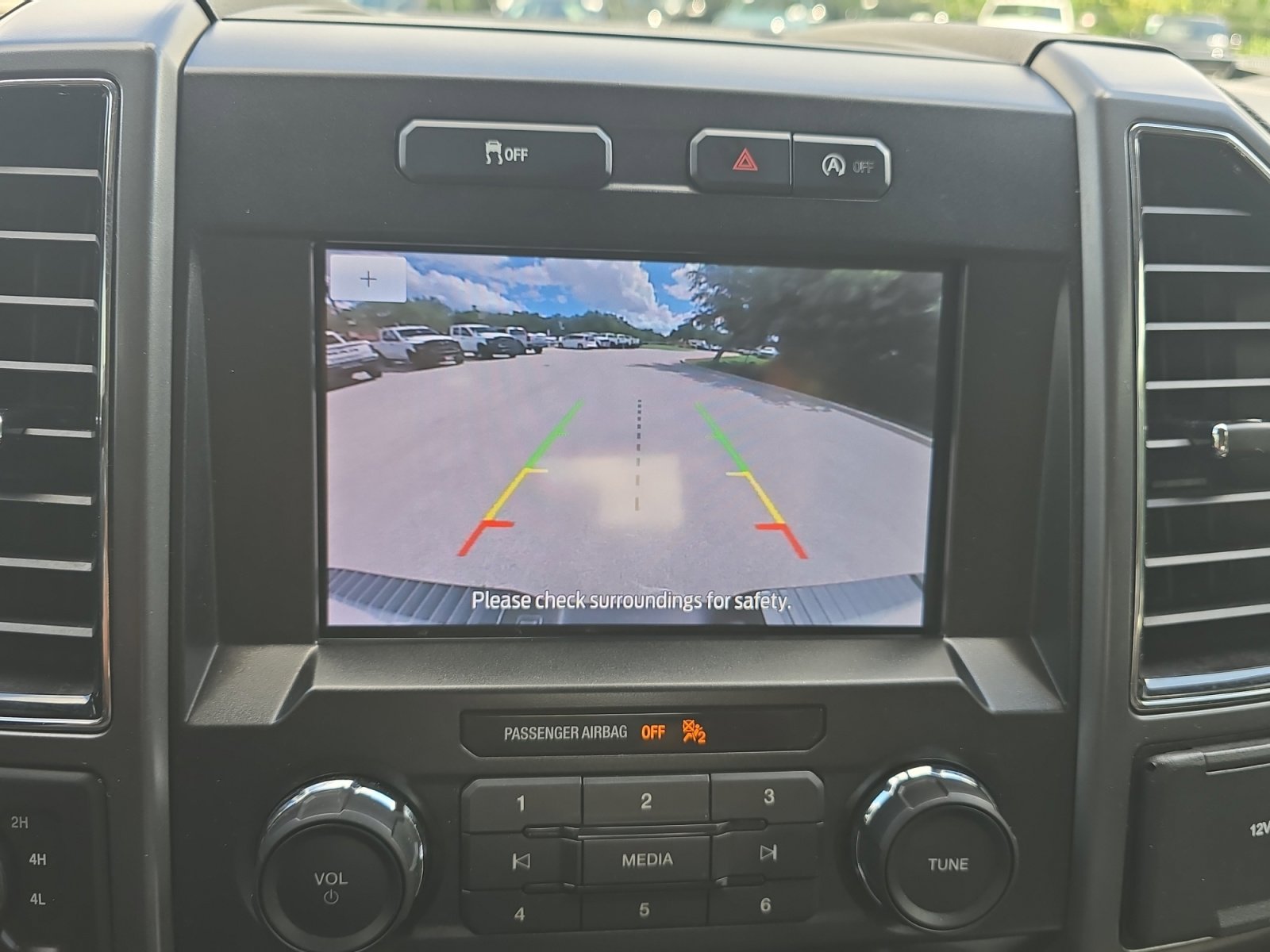 Used 2019 Oxford White Ford XLT image 14